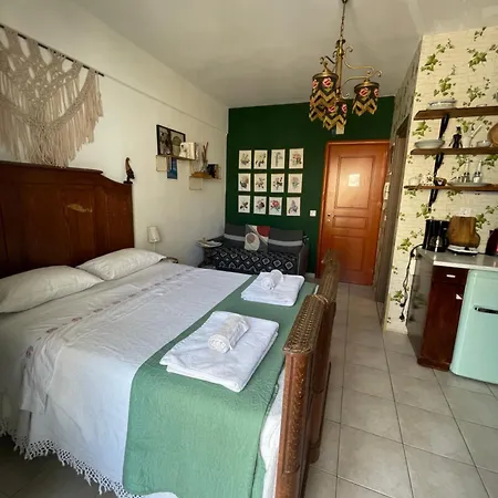Apartment 21 *
